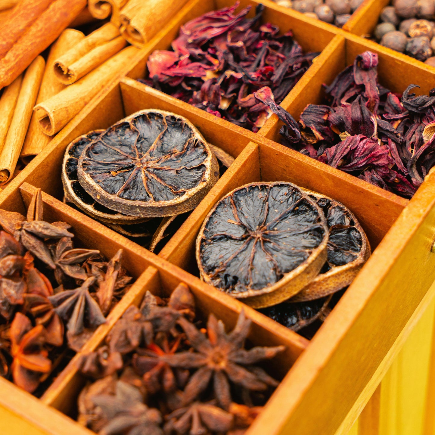 Spiced Hibiscus & Cinnamon Autumn Tea Recipe: A Comforting Drink for Fall Evenings