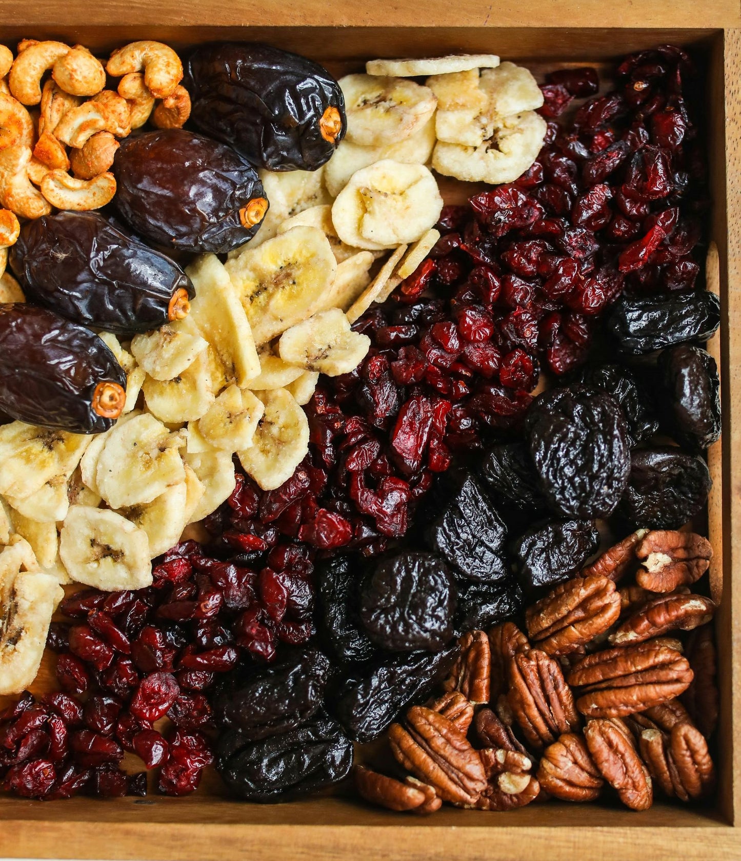 EXPLORING THE DELICIOUS WORLD OF DRY FRUITS: 6 POPULAR VARIETIES AND THEIR BENEFITS