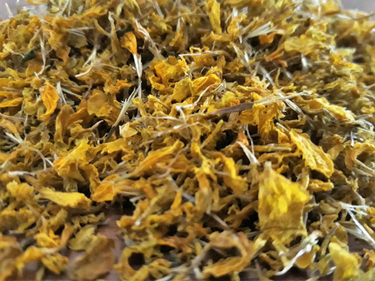 
                  
                     Organic dried Marigold Petals 10.4 oz I orgánico caléndula pétalos I Akshit Pétales de Souci 
                  
                